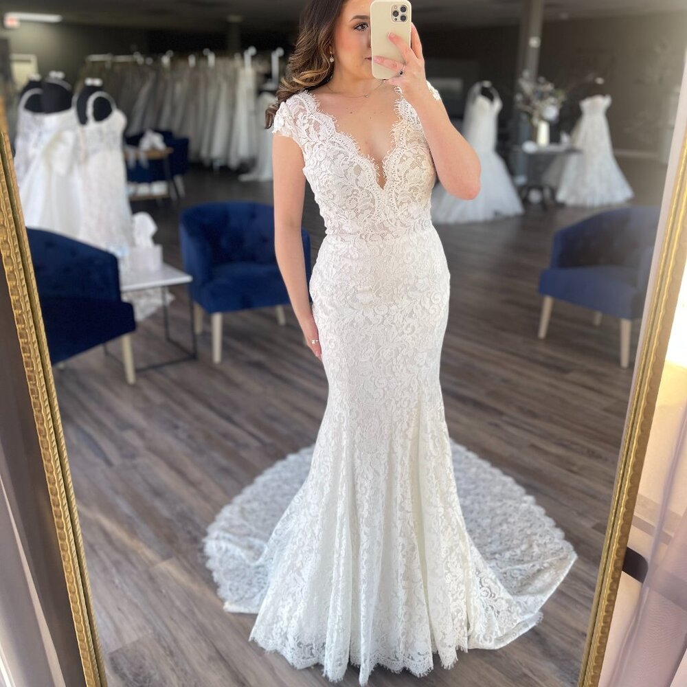Allure Bridals Ivory Lace Wedding Gown